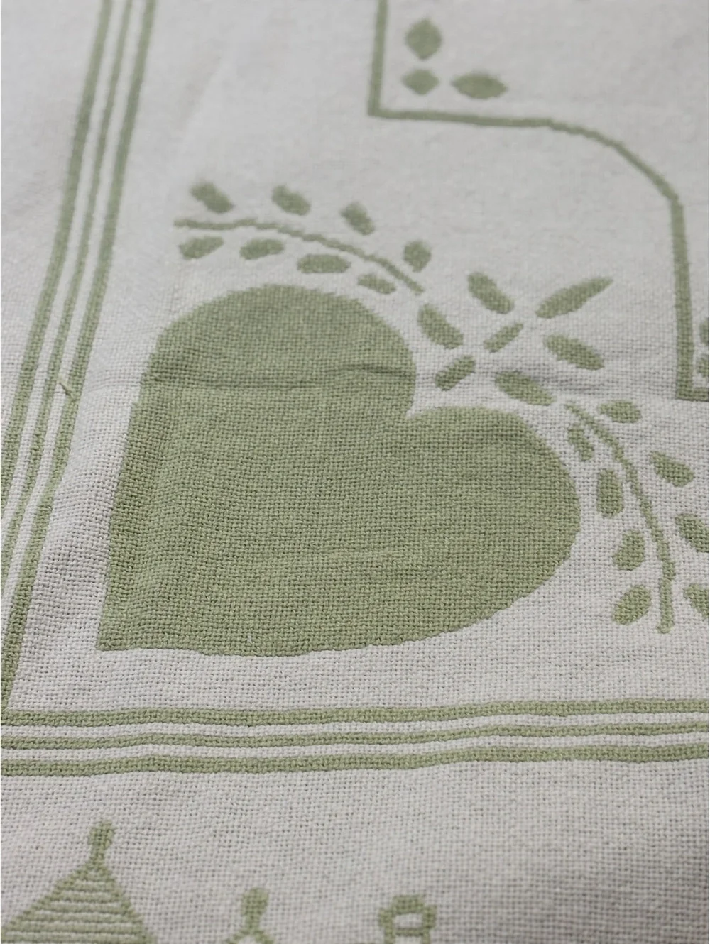 Vintage Style Woven Throw Blanket with Heart and House Motif